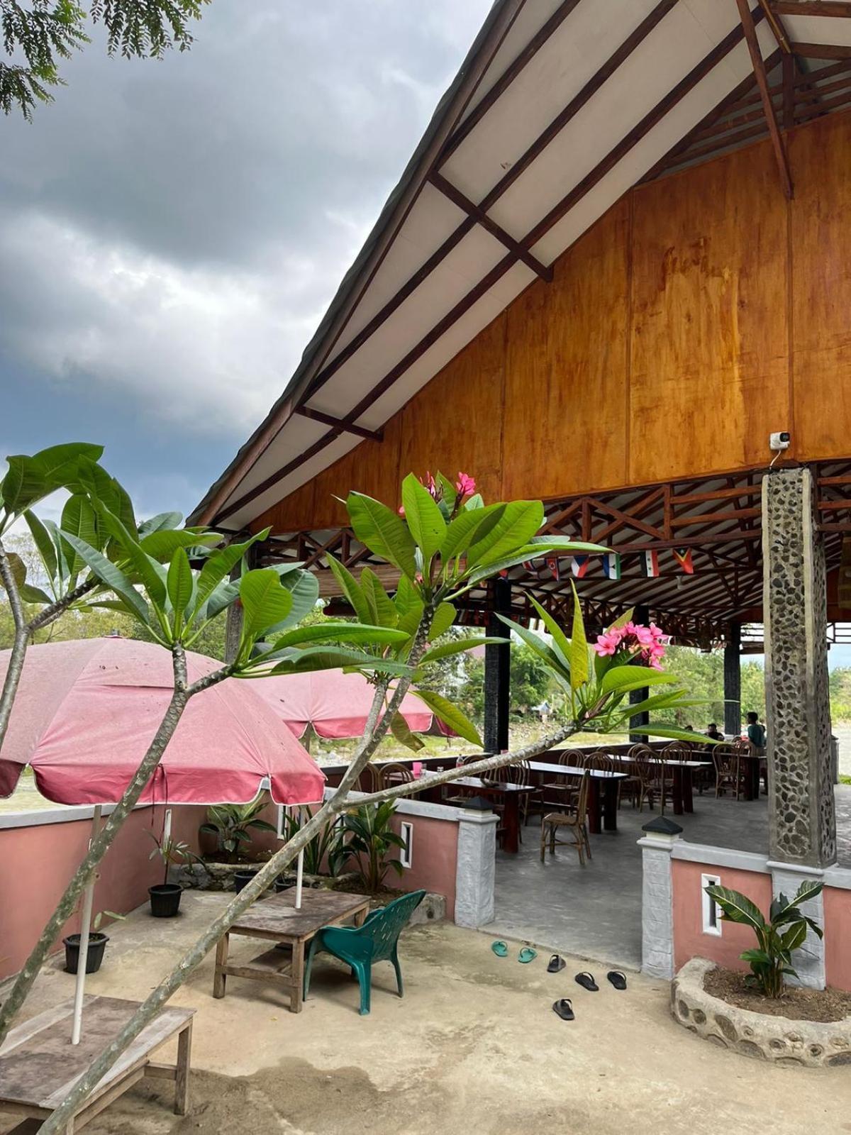 Asim Paris Guesthouse & Jungle Trekking Bukit Lawang Exteriör bild