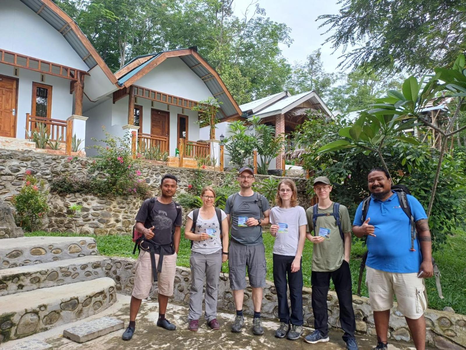 Asim Paris Guesthouse & Jungle Trekking Bukit Lawang Rum bild